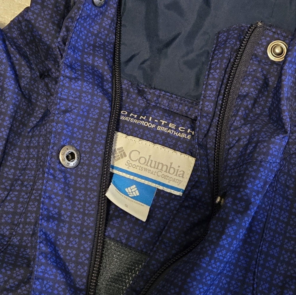 Columbia Omni-Tech Breathable Hooded Rain Jacket, Blue Grid Print, Size Small - Picture 4 of 10